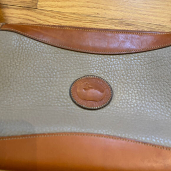 Vtg. Dooney & Bourke Pebble Leather Crossbody Bag Purse Taupe Brown Footed READ - Picture 2 of 10